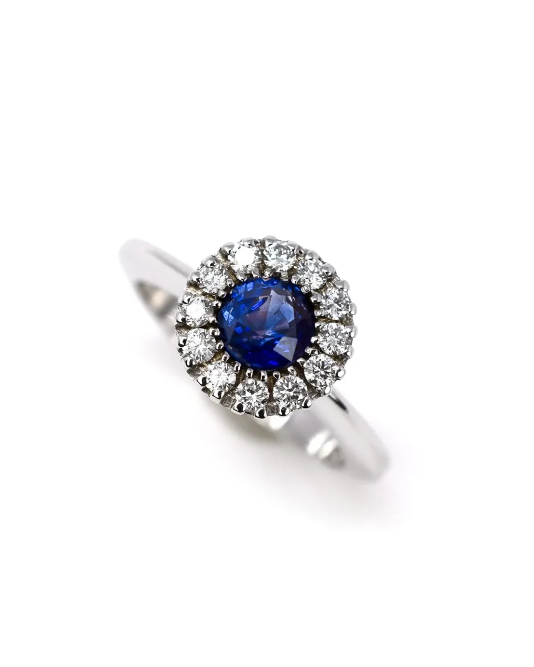 Anello classico zaffiro 0,99 ct e brillanti