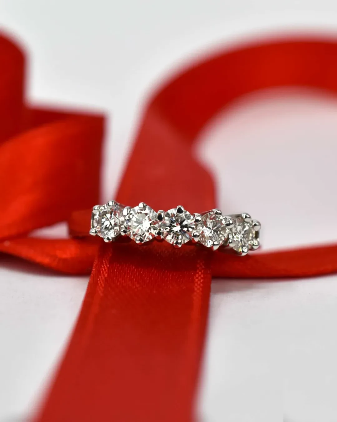 Fedina 5 diamanti 0,64 ct