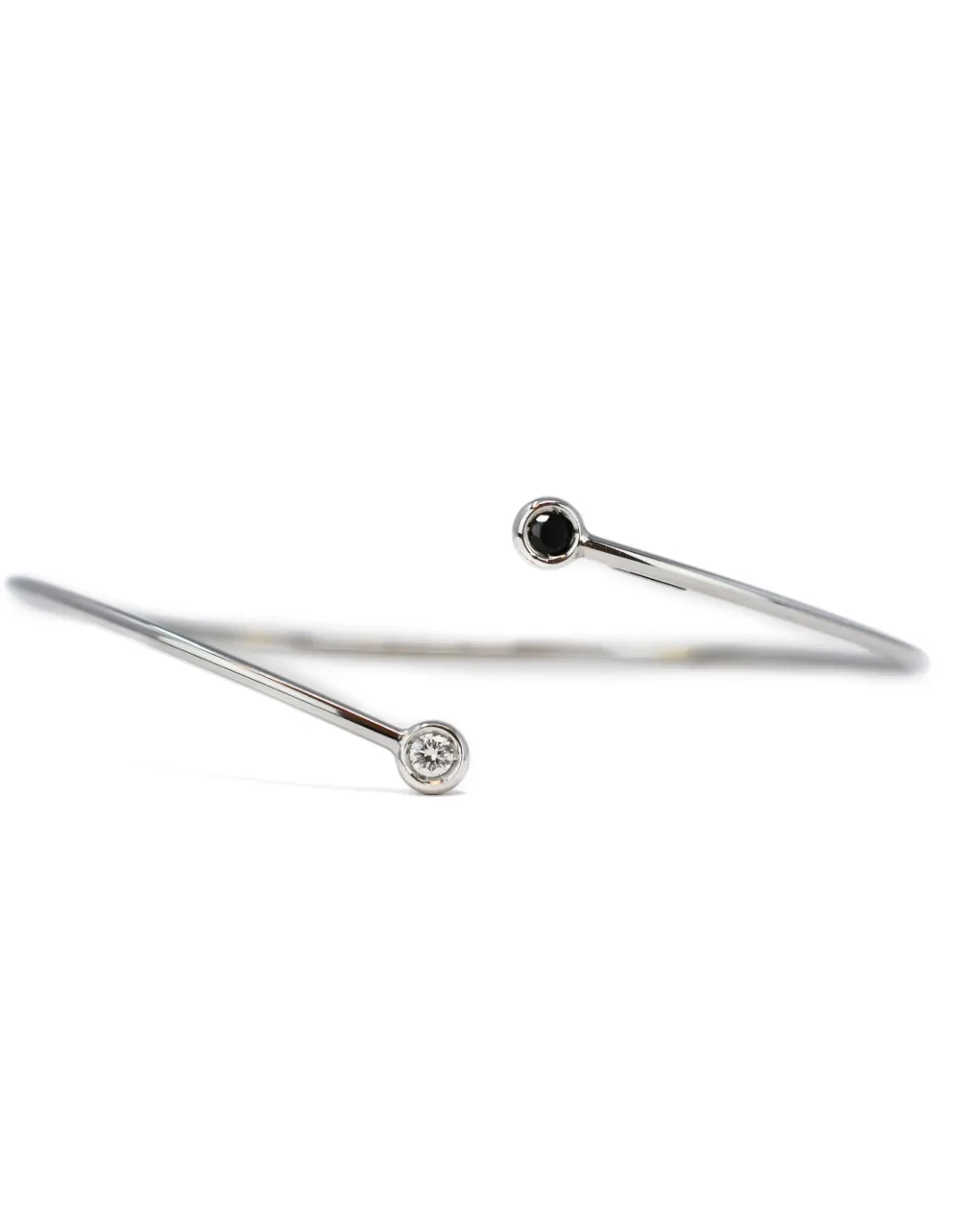 Bracciale rigido oro bianco, diamante bianco e diamante nero