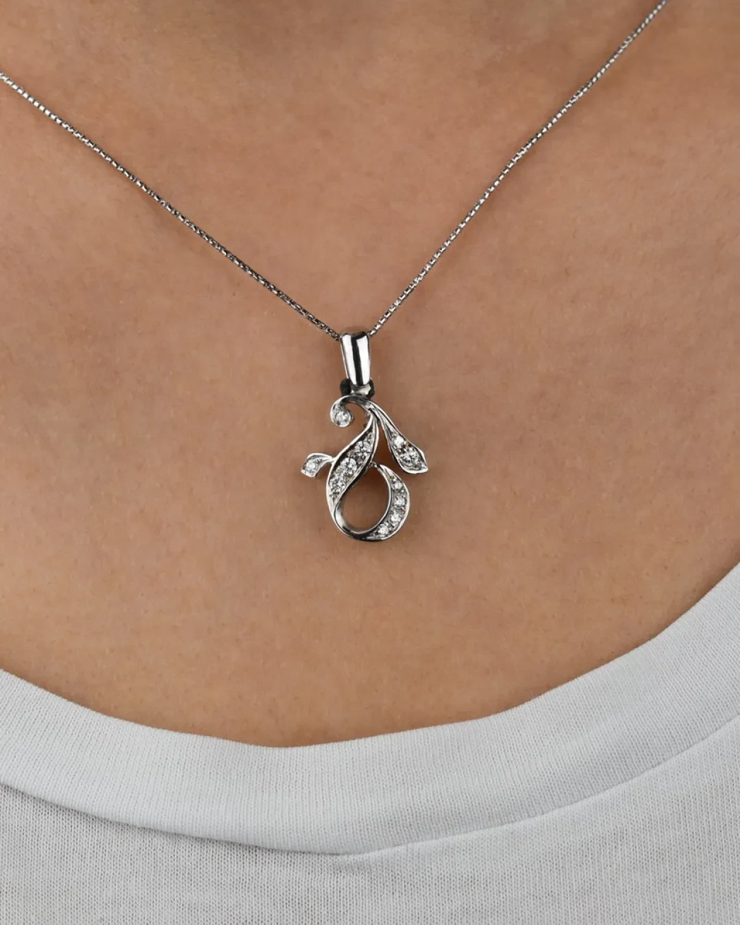 Collana punto luce fantasia