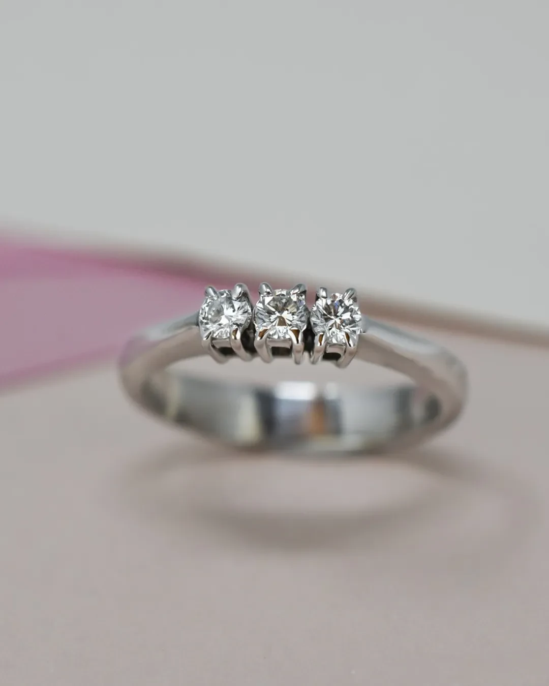Anello trilogy diamanti da 0,12 ct