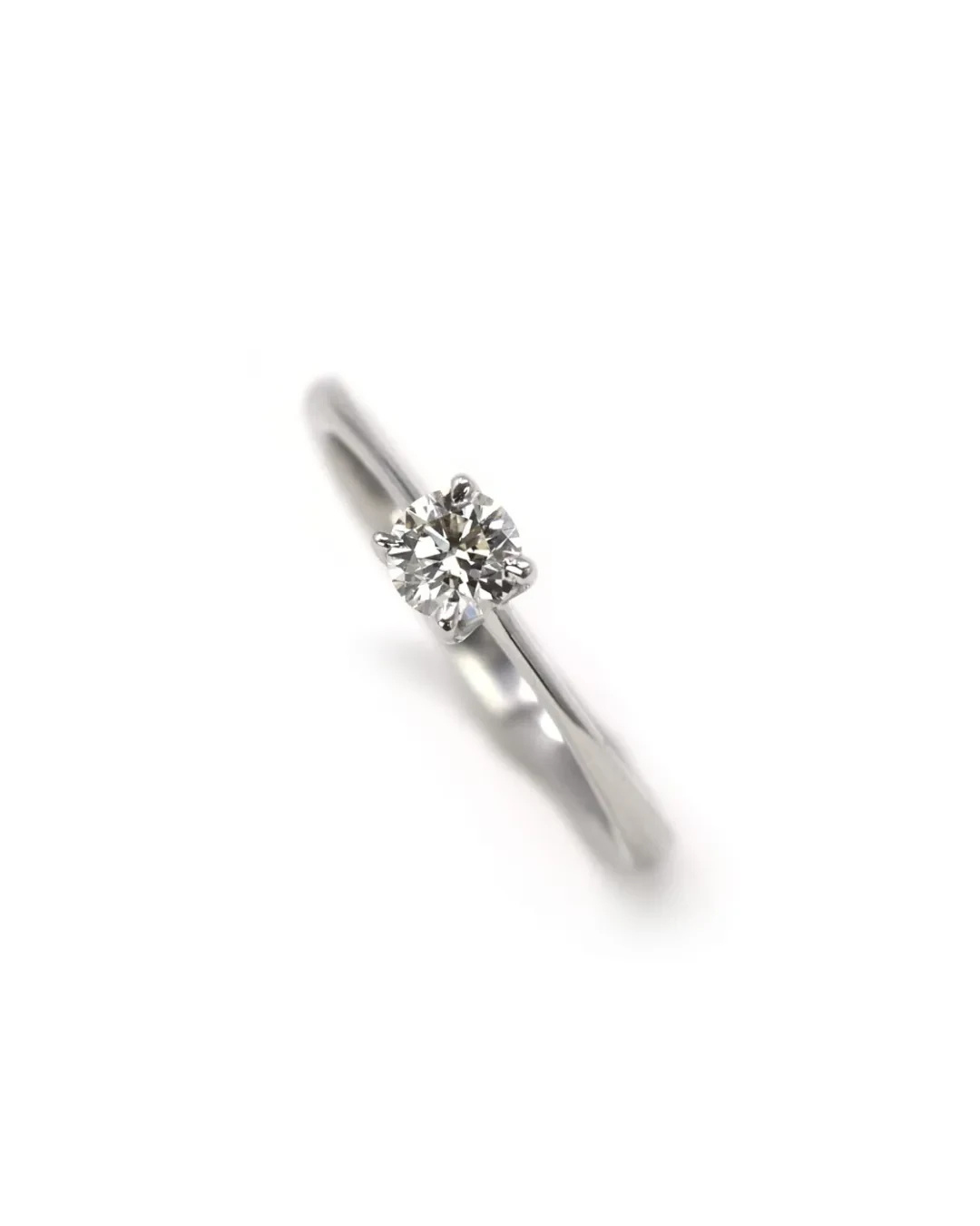 Anello di fidanzamento solitario in oro bianco e brillante VS
