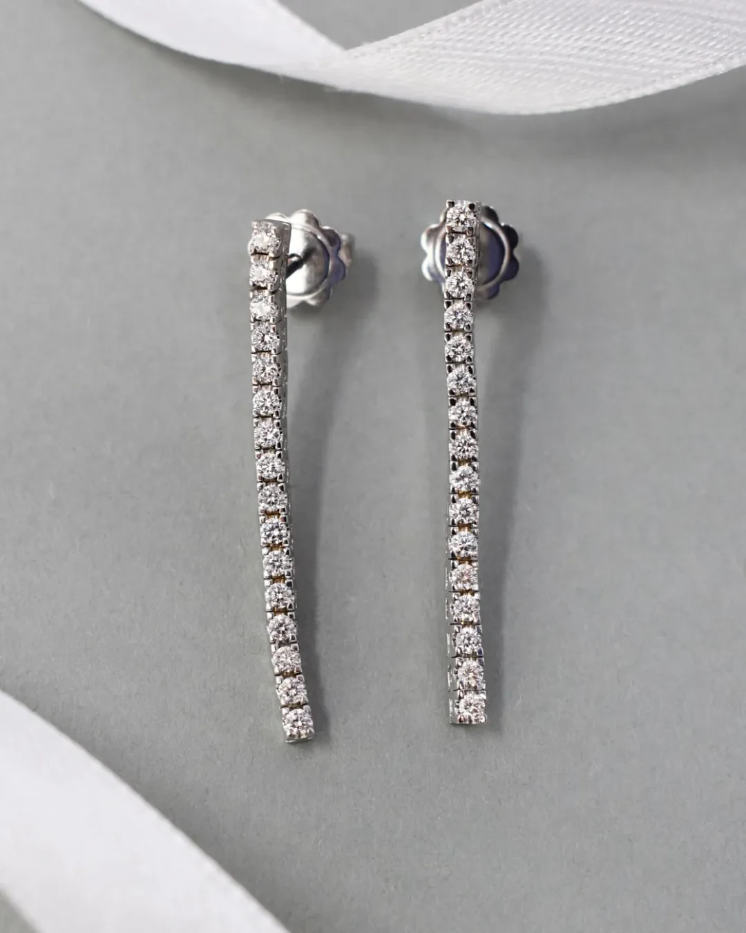 Orecchini fiammifero con brillanti 0,62 ct