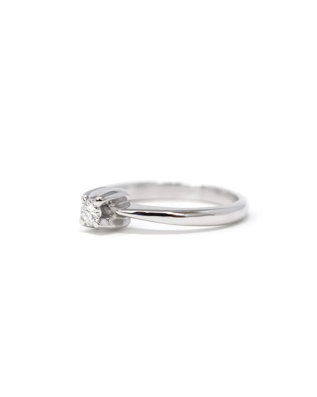 Solitario in oro bianco e diamante a taglio brillante VS