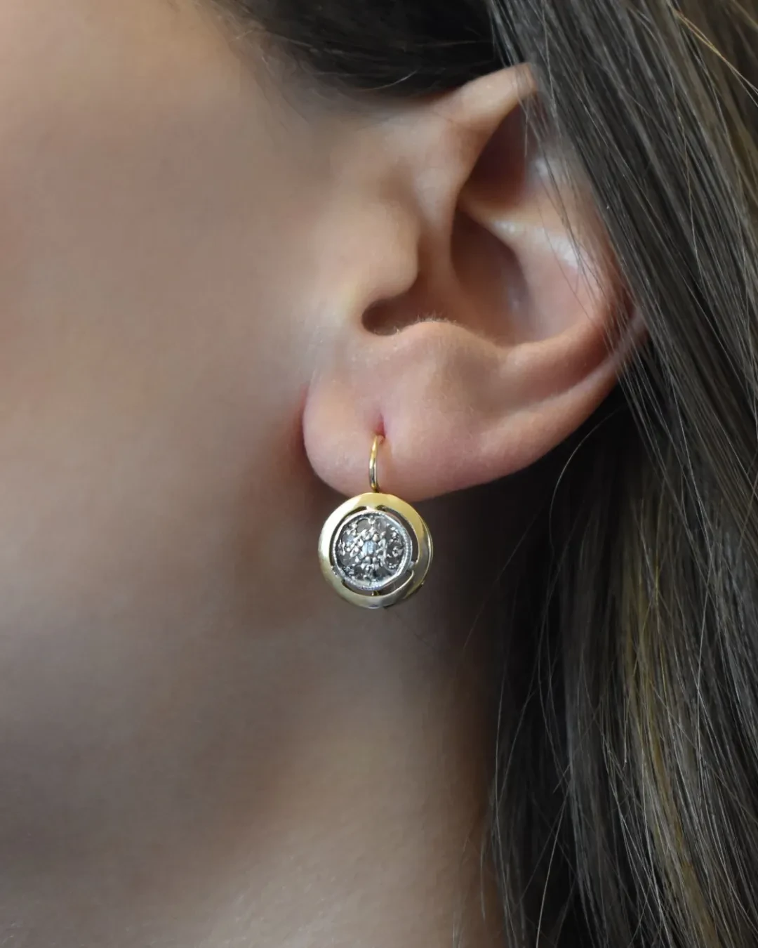 Orecchini stile antico con rose di diamante