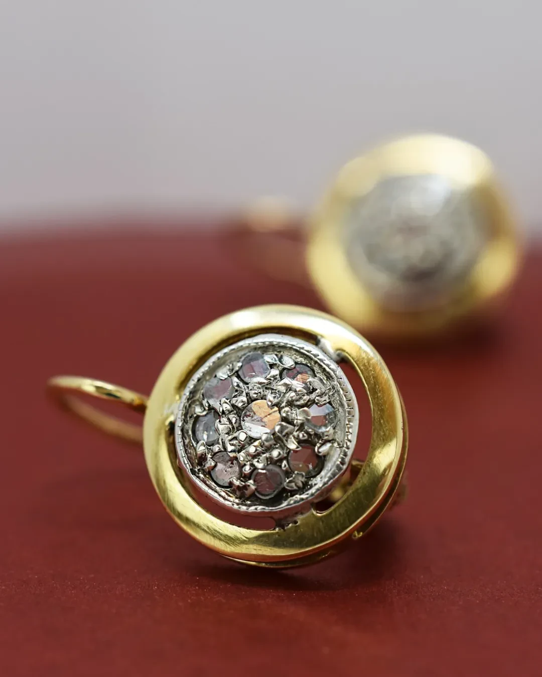 Orecchini stile antico con rose di diamante