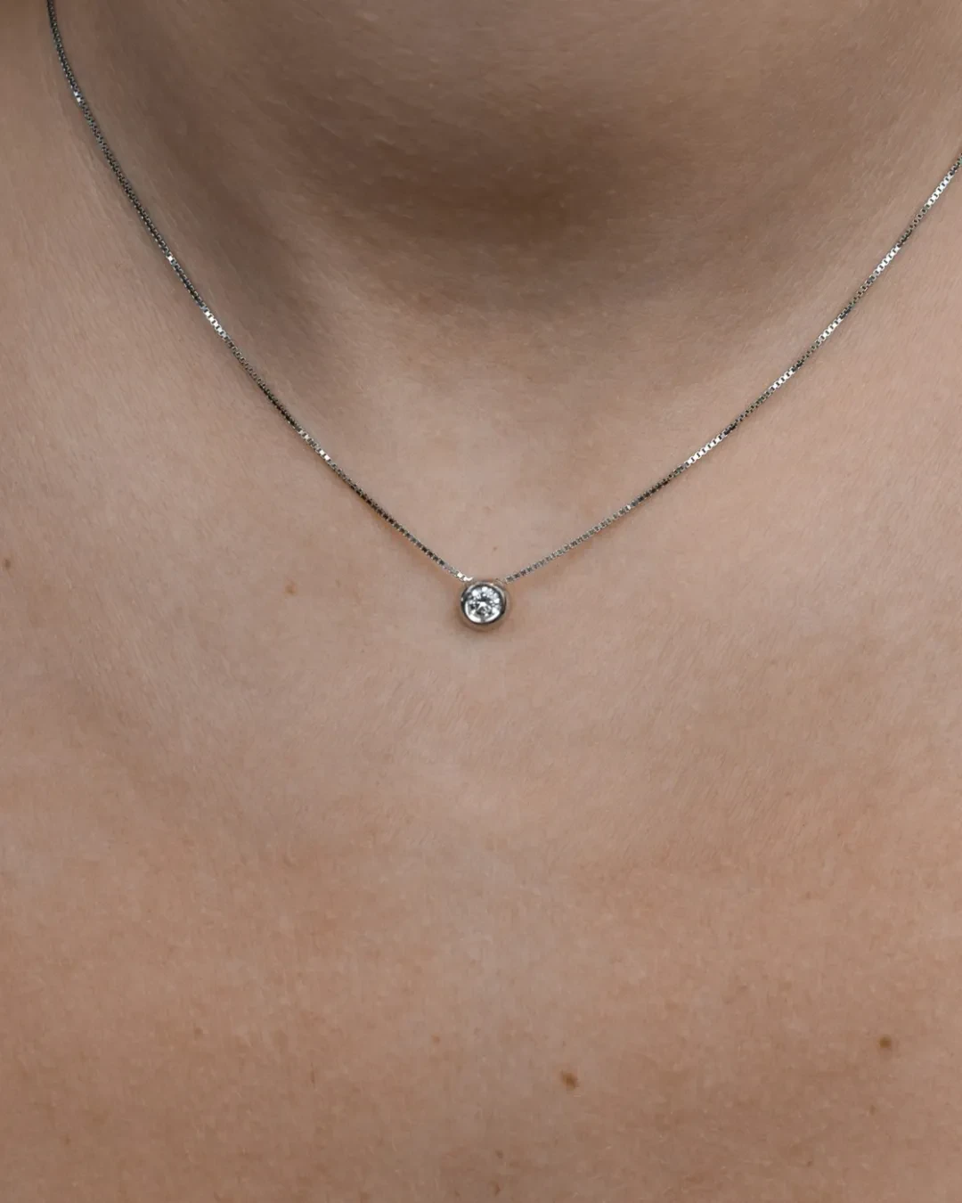 Collana punto luce a cipollina 0,05 ct