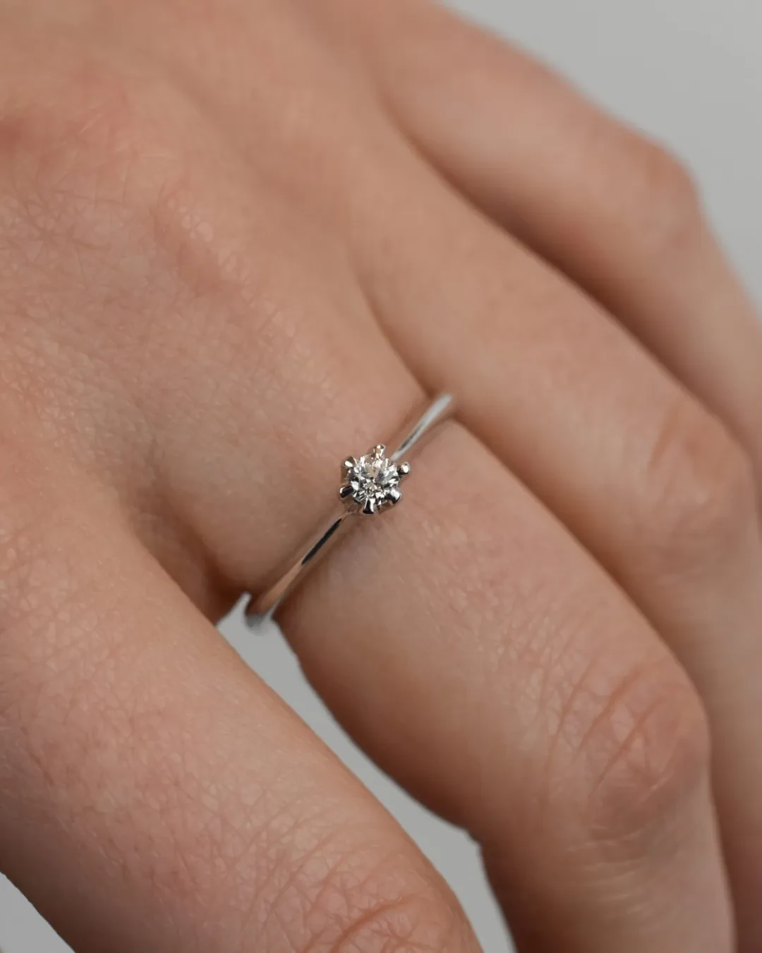 Anello brillante solitario 0,10 ct