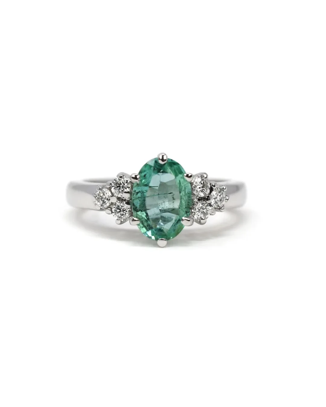 Anello con smeraldo e diamanti a taglio brillante