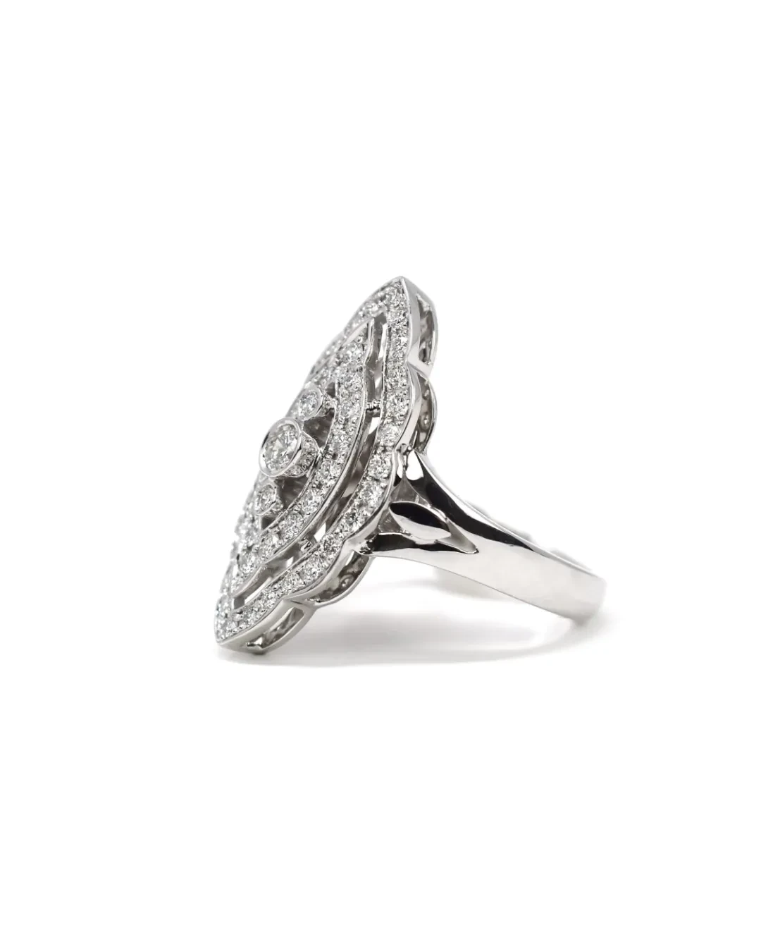 Anello vintage stile liberty con brillanti