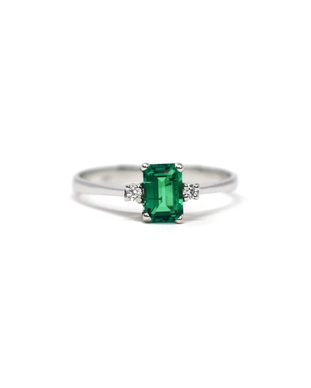 Anello con smeraldite baguette e brillanti