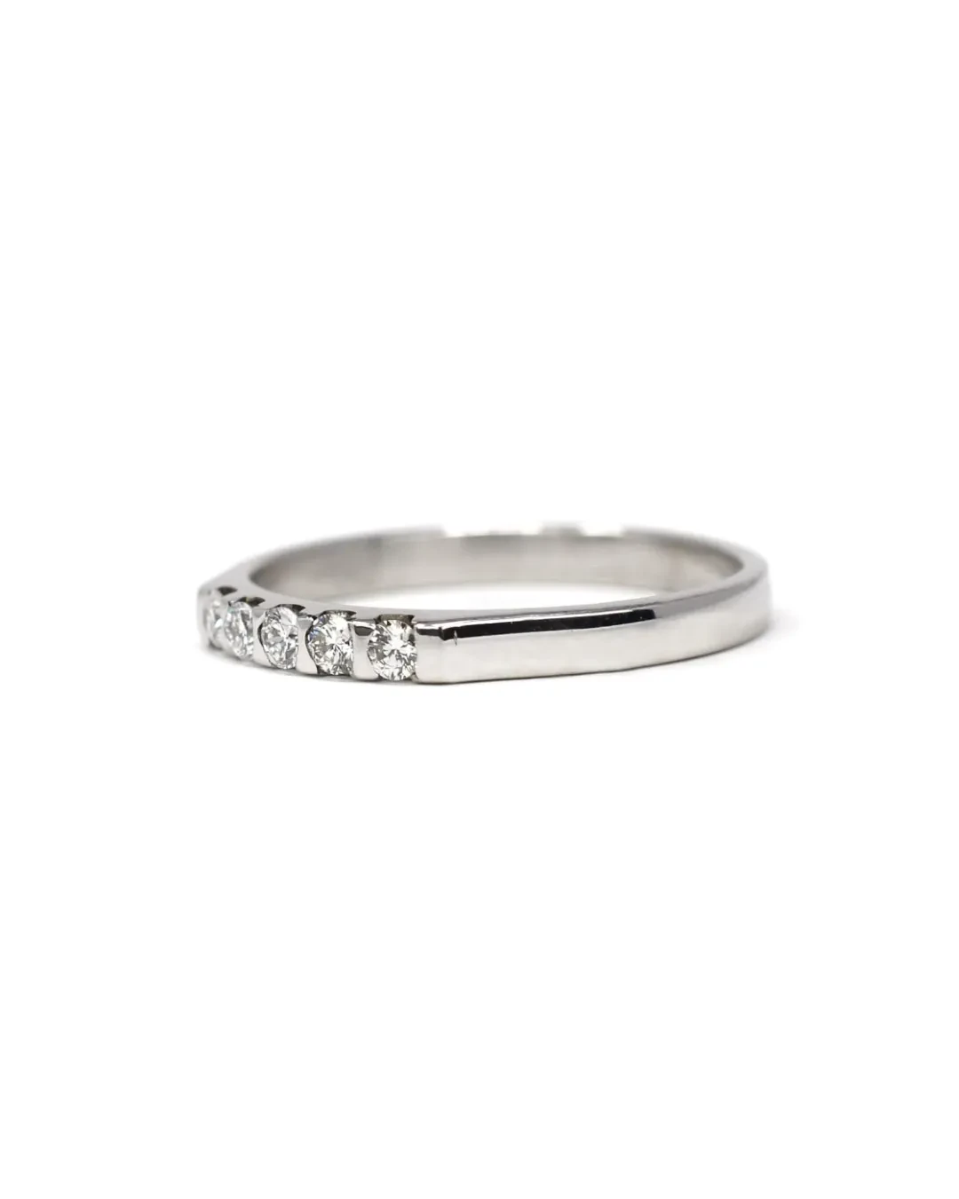 Anello veretta con cinque brillanti