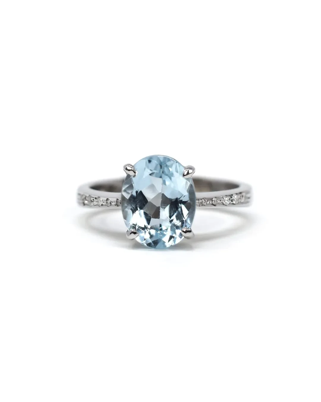 Anello con Acquamarina da 3,30 ct e brillanti