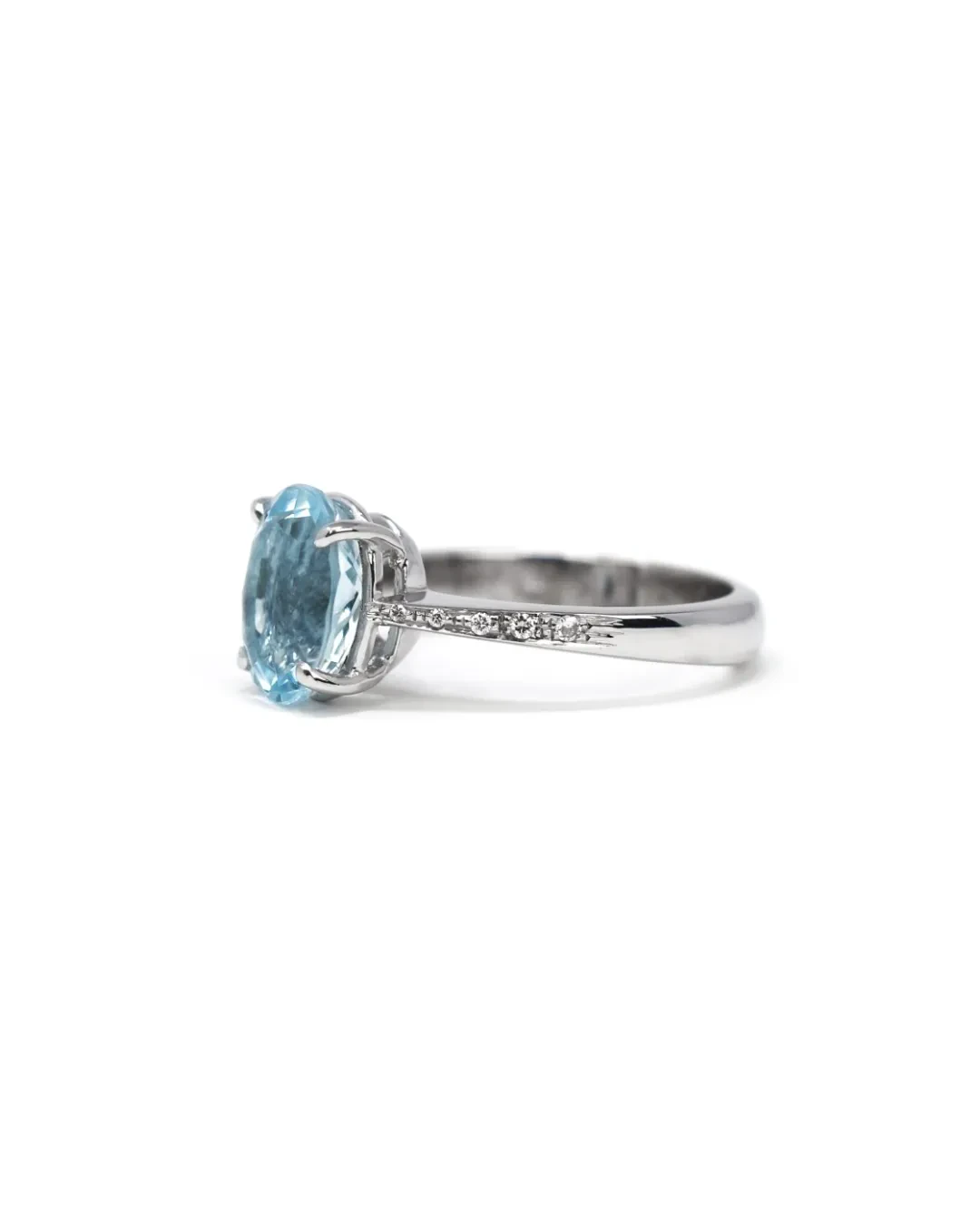 Anello con Acquamarina da 3,30 ct e brillanti