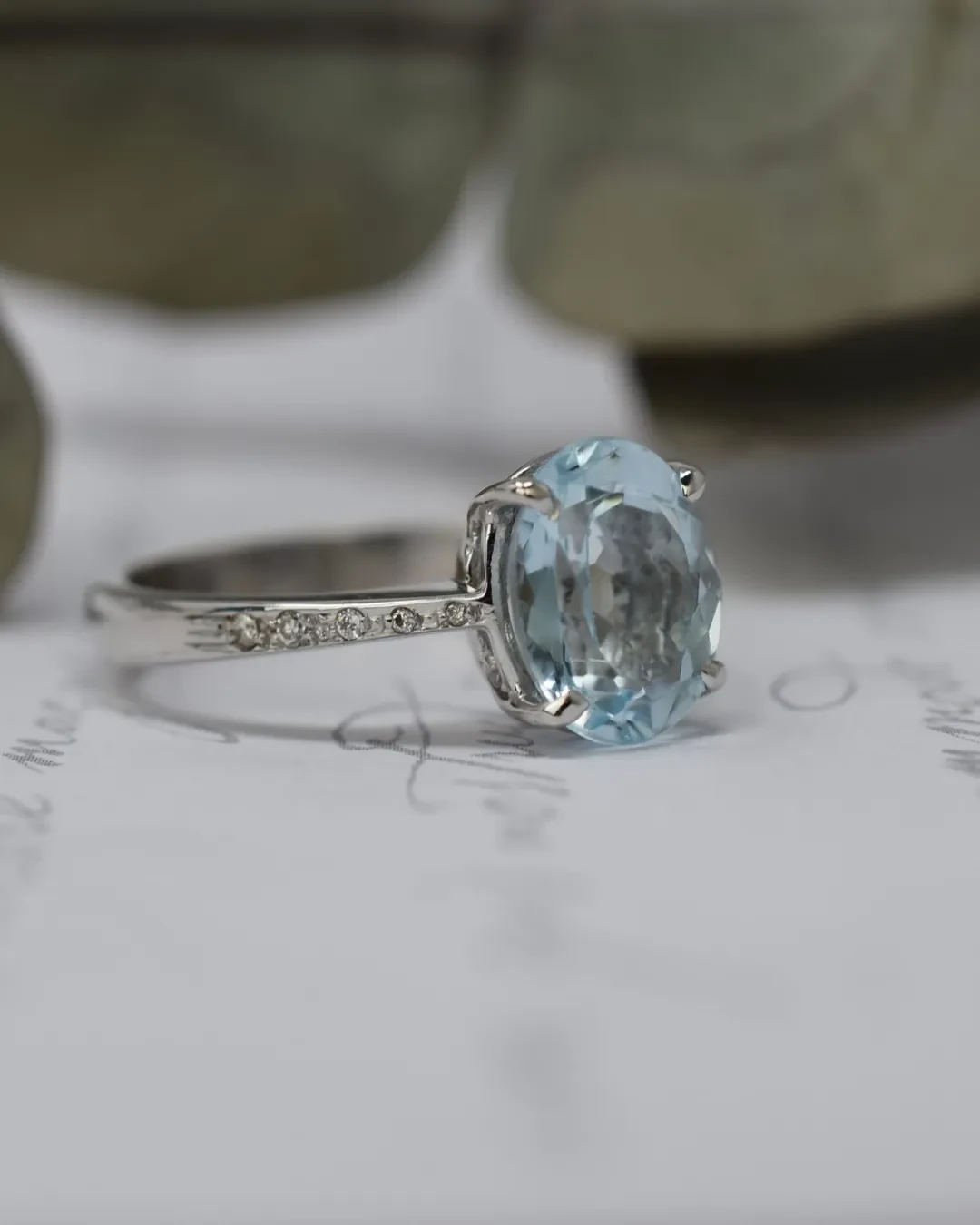 Anello con Acquamarina da 3,30 ct e brillanti