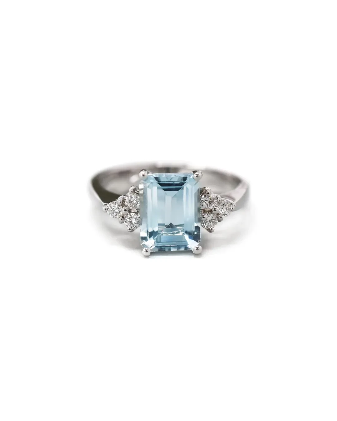 Anello Acquamarina 1,82 ct e brillanti
