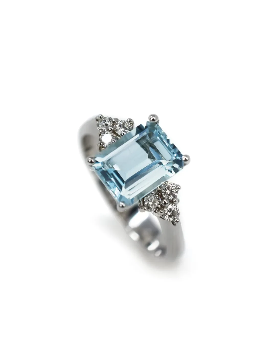 Anello Acquamarina 1,82 ct e brillanti
