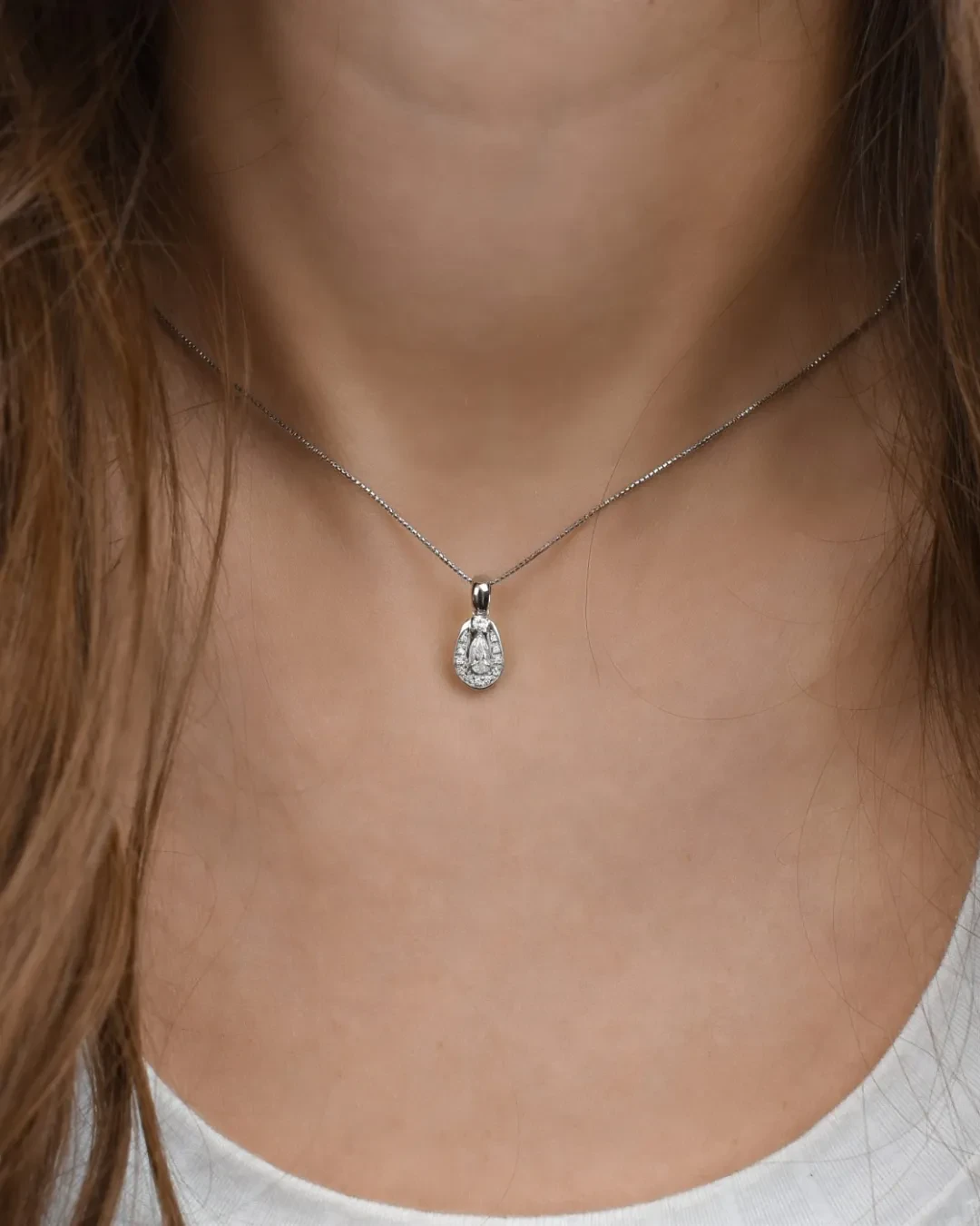 Pendente goccia con brillante 0,24 ct