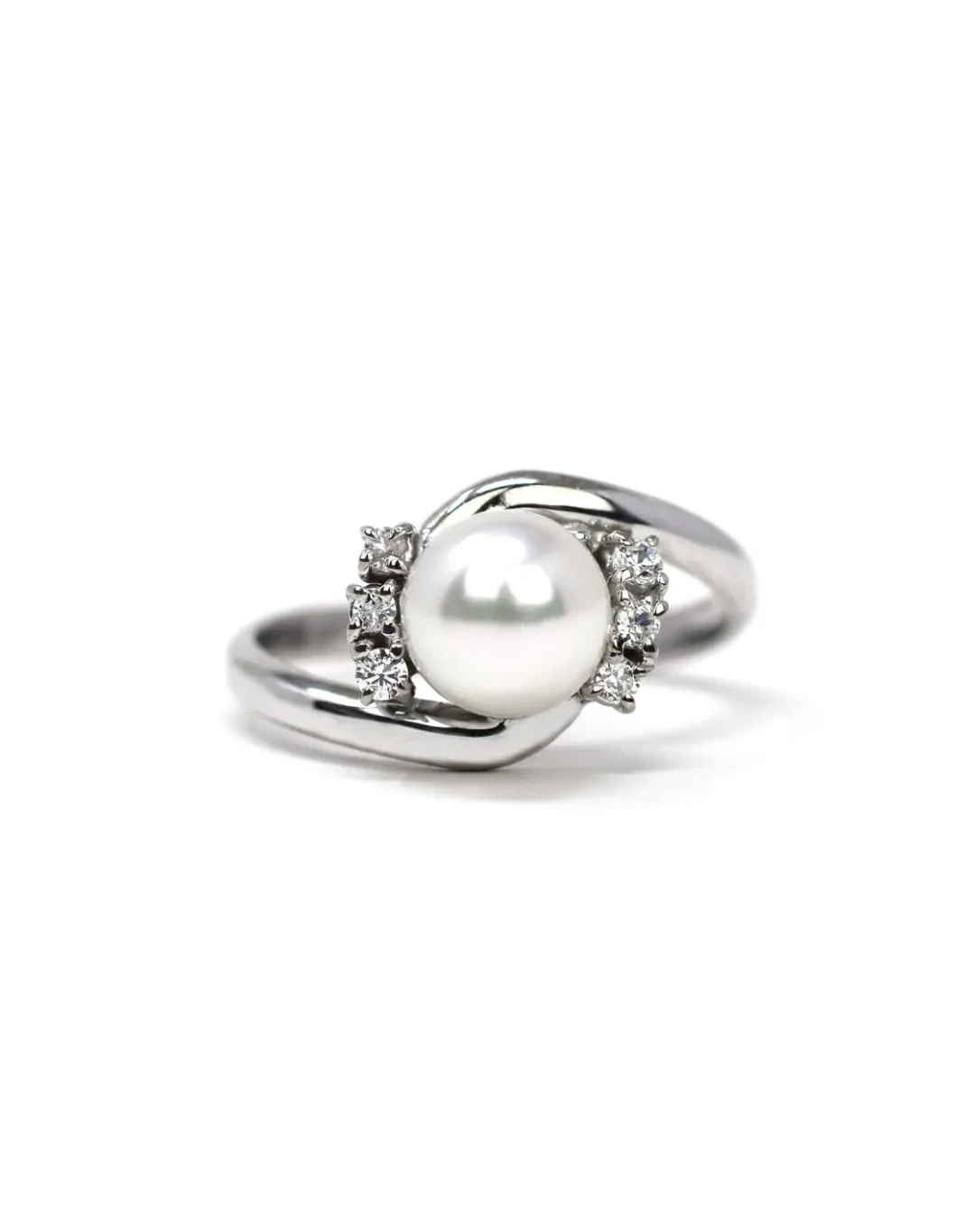 Anello con perla e cubik zirconia