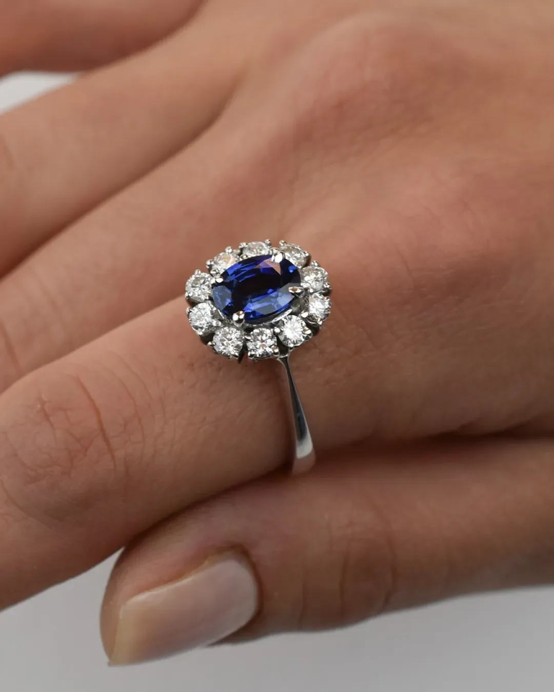 Anello cestino zaffiro 1,55 ct e brillanti