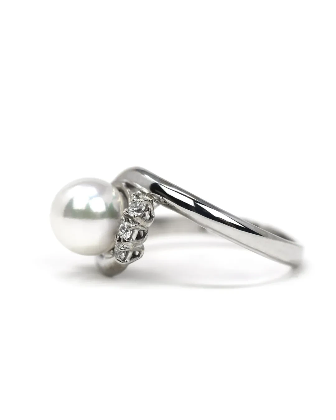 Anello con perla e cubik zirconia