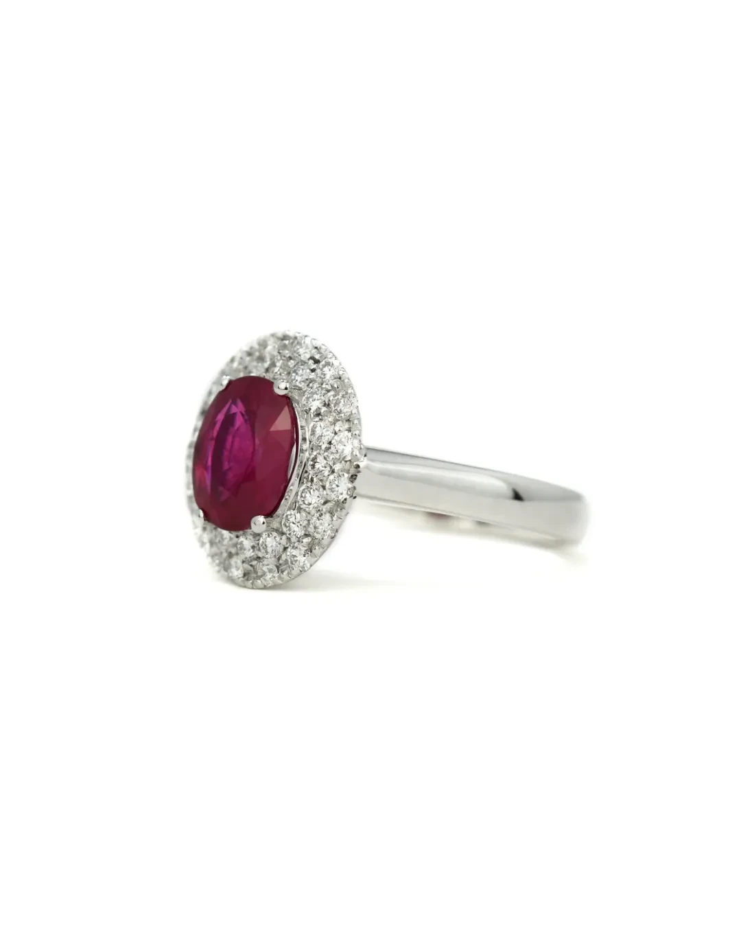 Anello con rubino 1,58 carati e brillanti