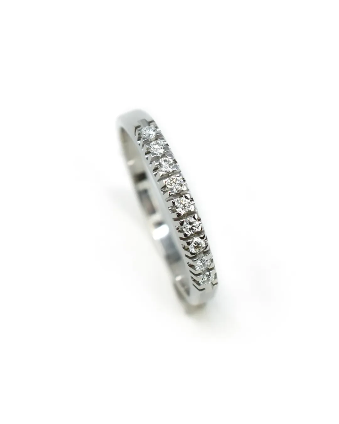 Anello veretta con brillanti