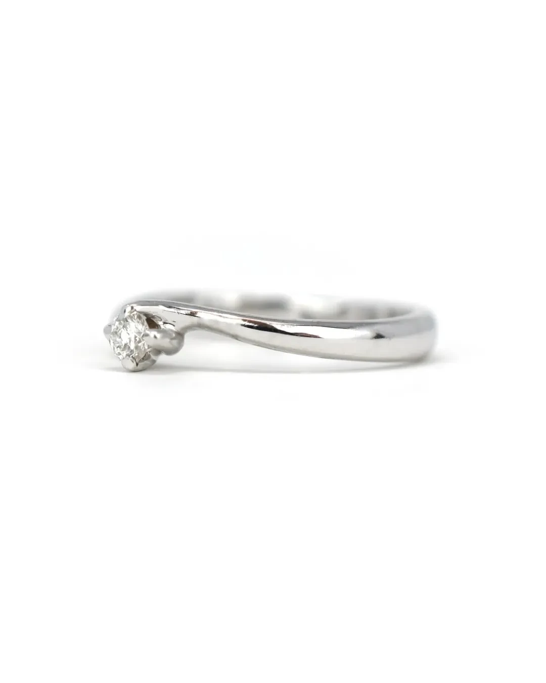 Anello con brillante 0,15 carati