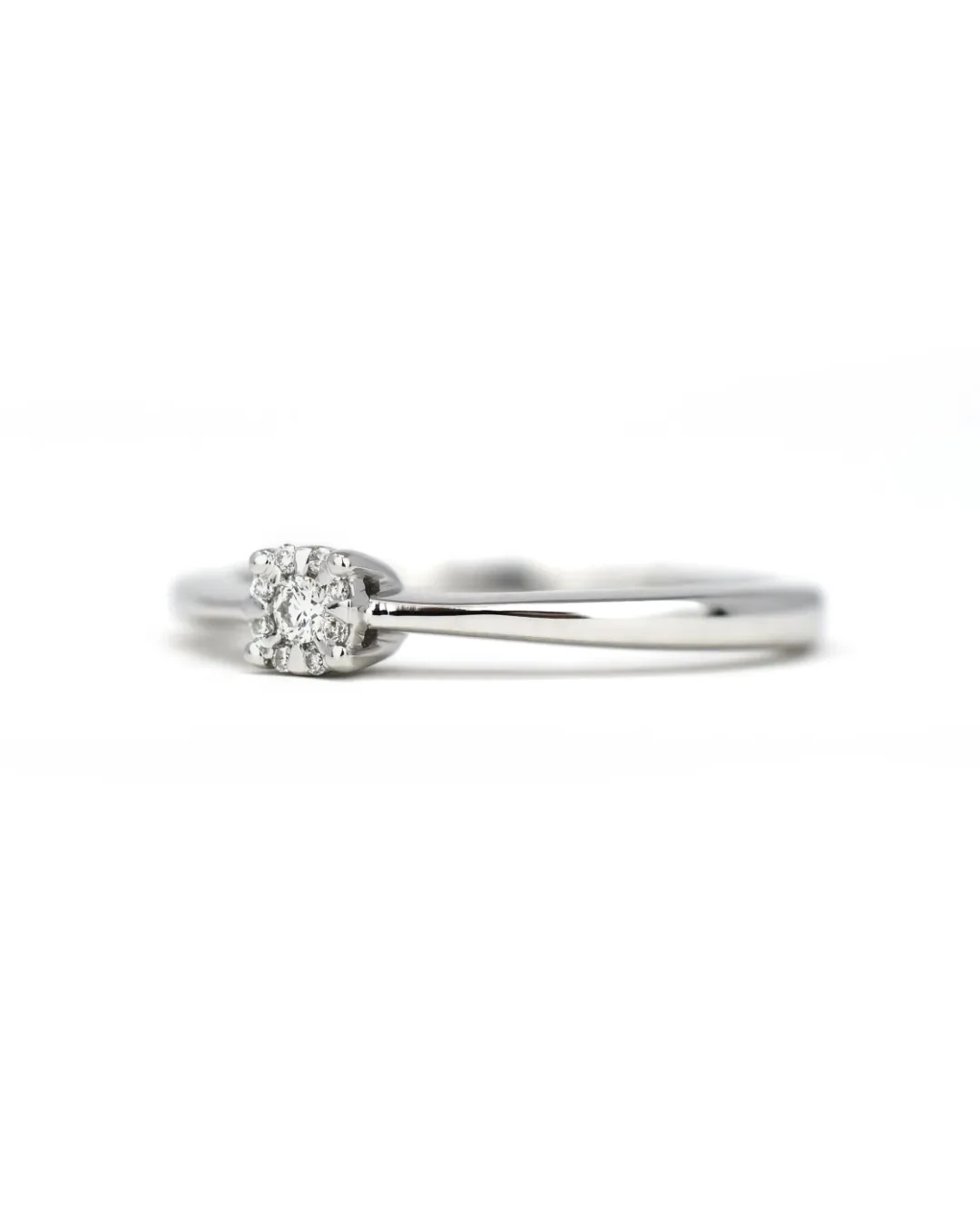 Anello con pavè di brillanti