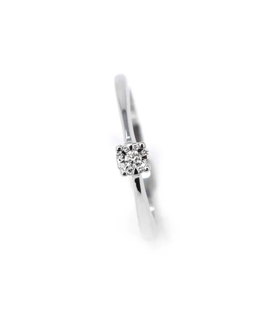 Anello con pavè di brillanti