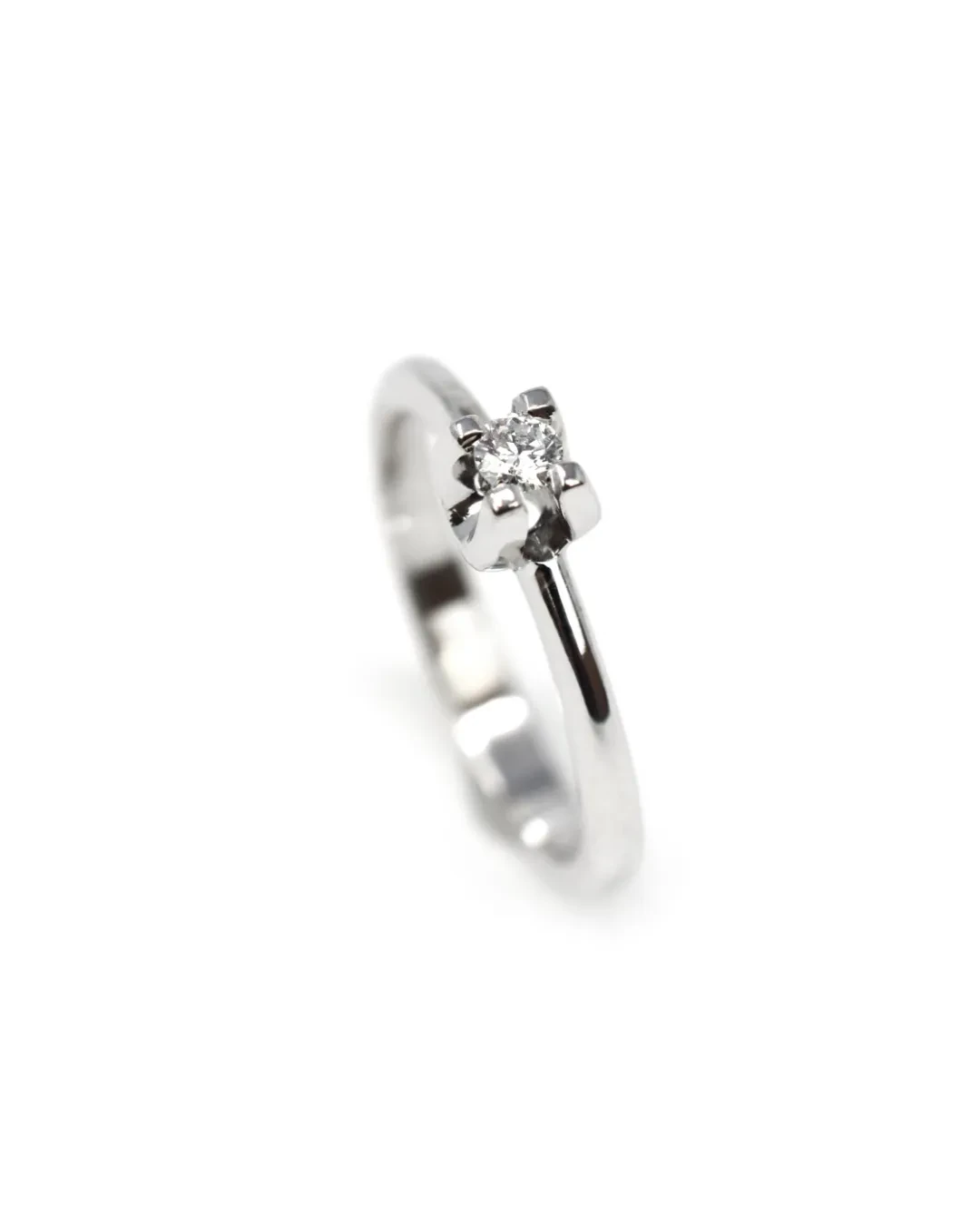 Anello con brillante