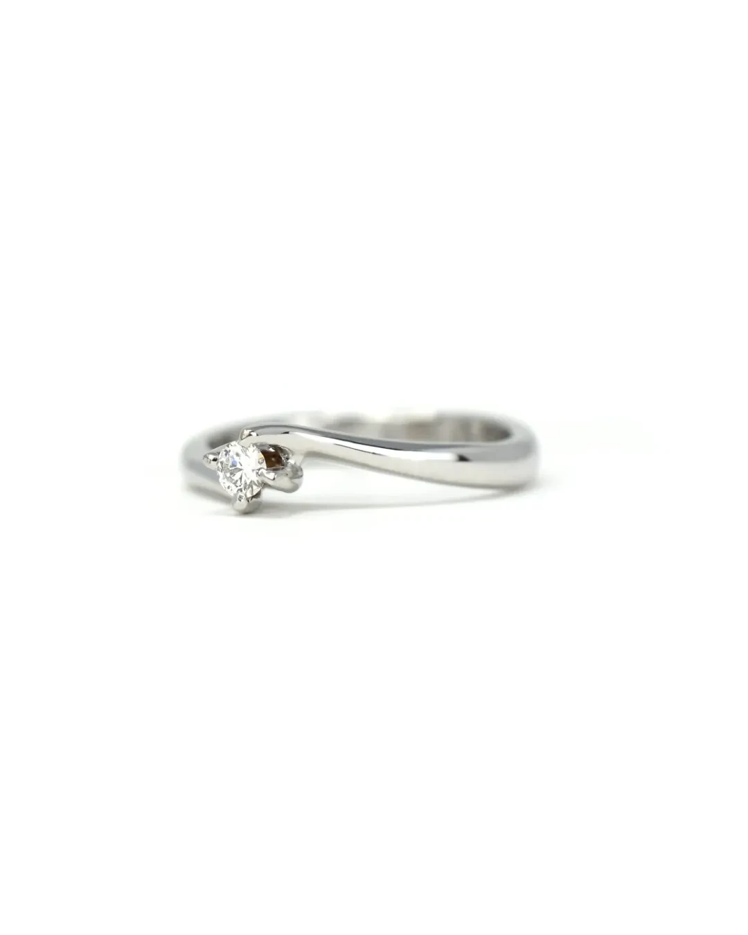 Anello con brillante