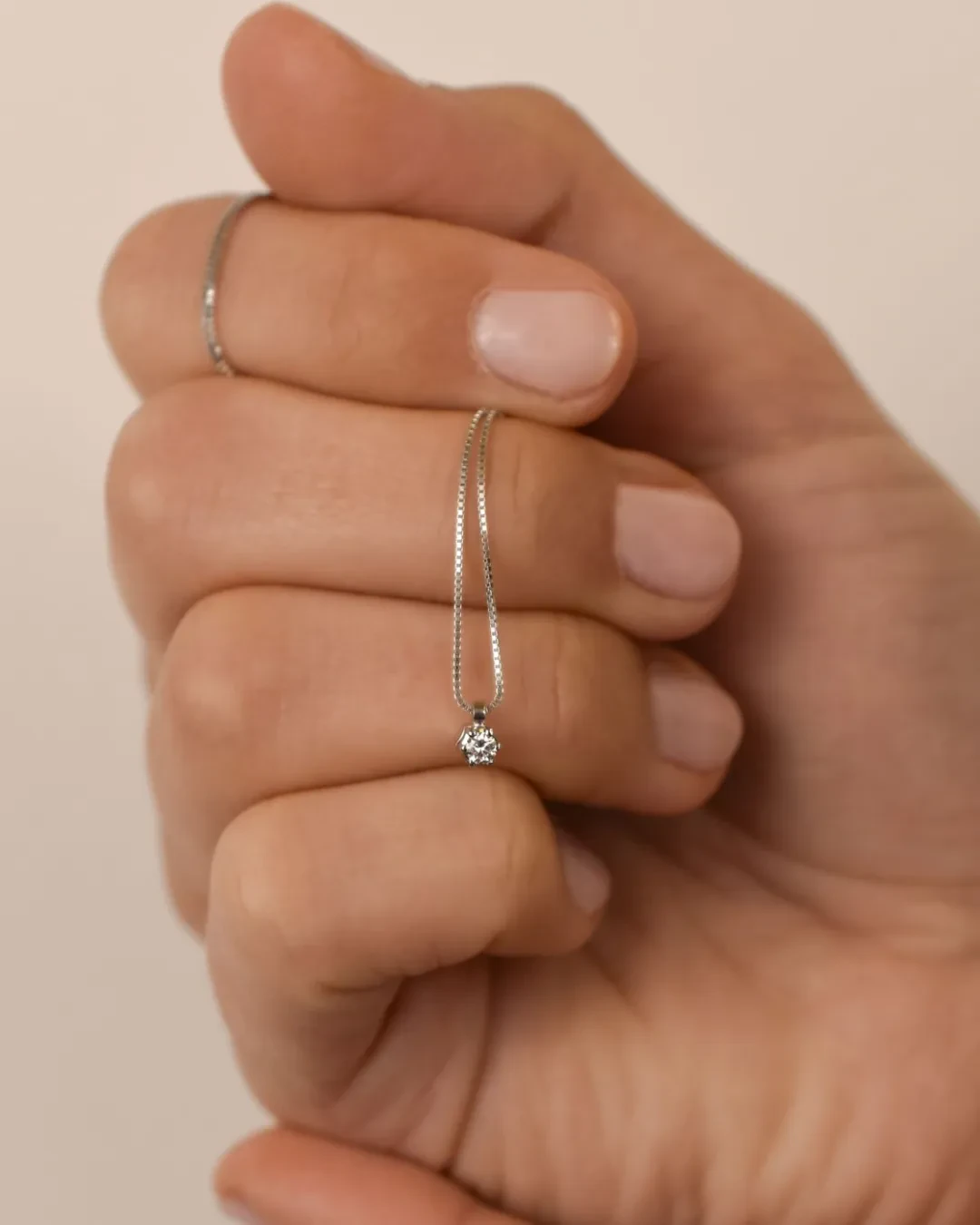Girocollo con brillante