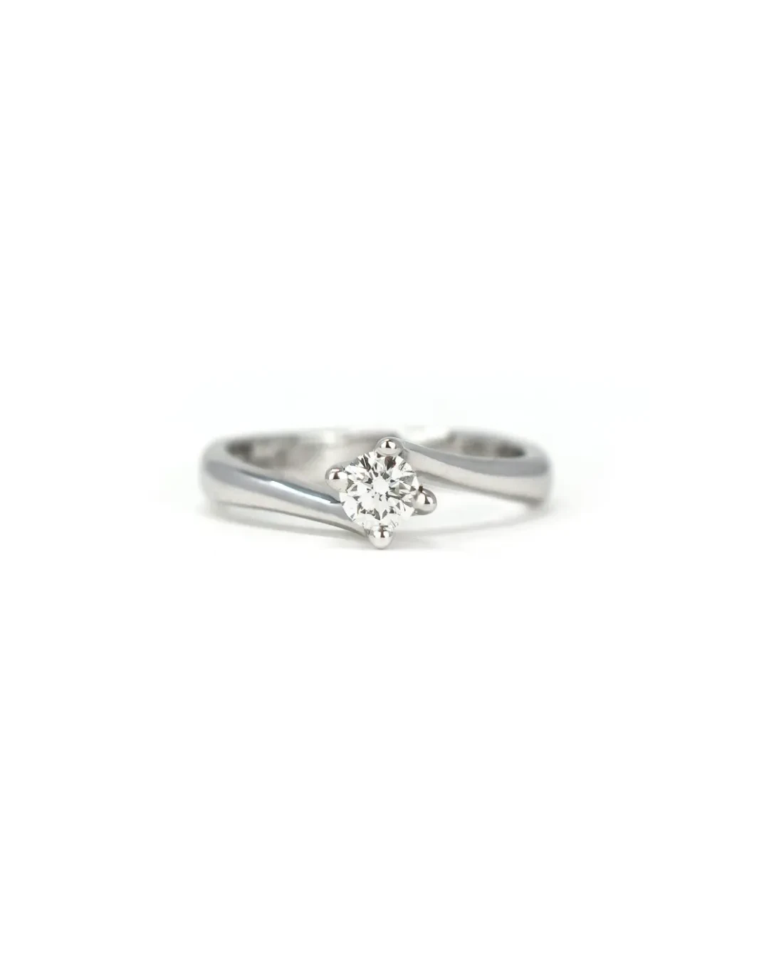 Anello con brillante da 0,26 ct