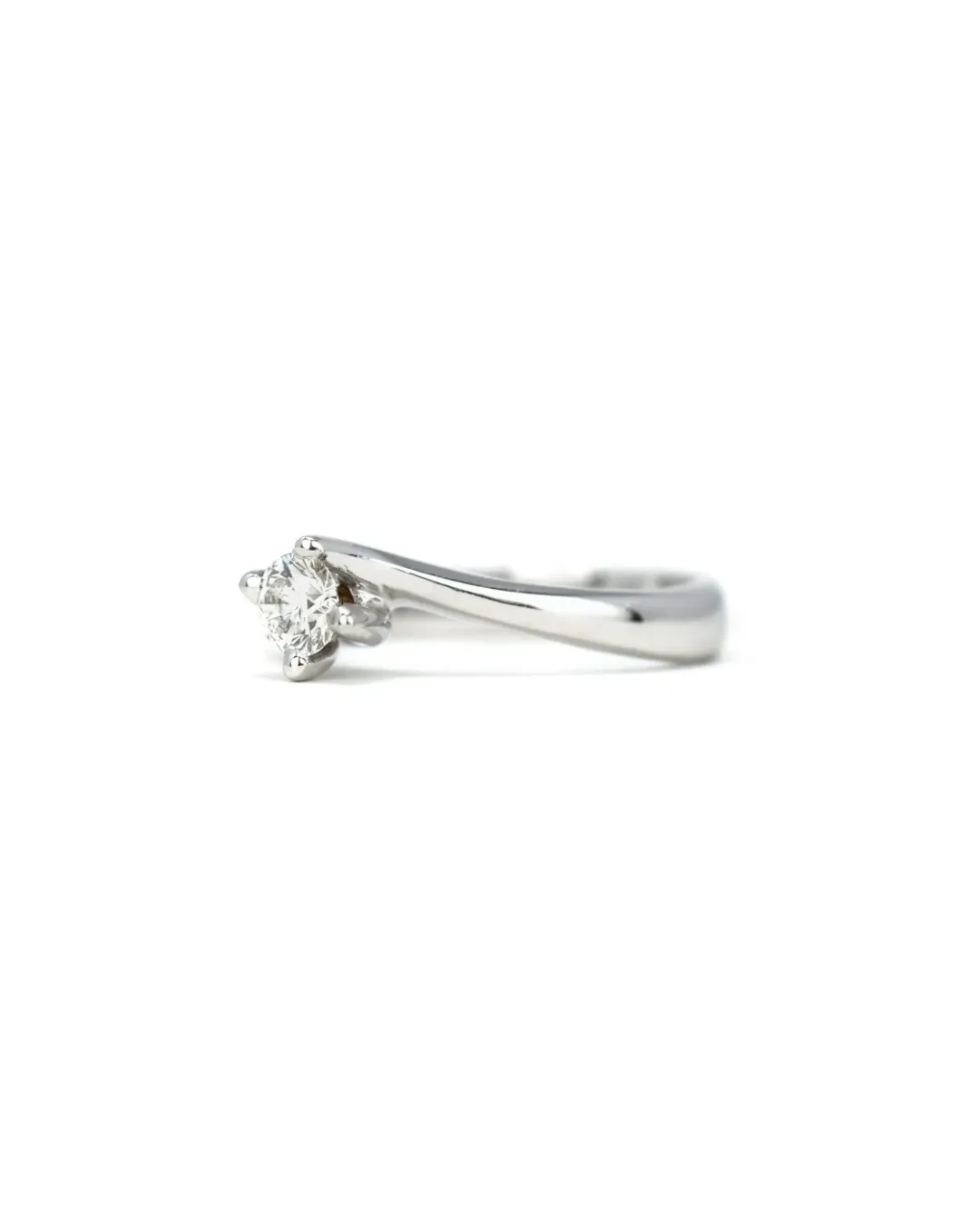 Anello con brillante da 0,26 ct