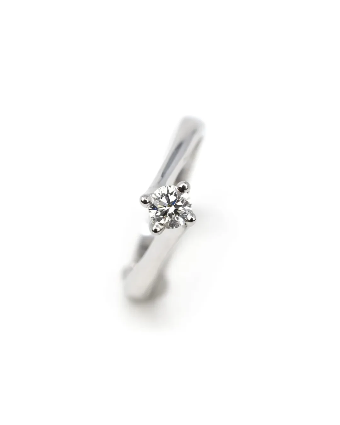 Anello con brillante da 0,26 ct