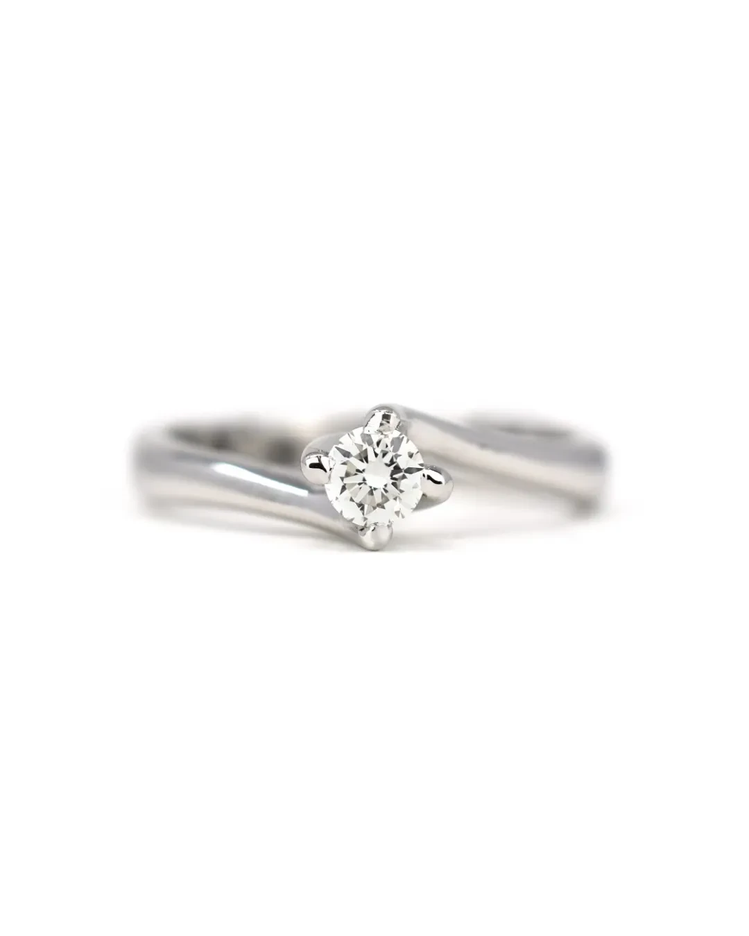 Anello solitario brillante da 0,19