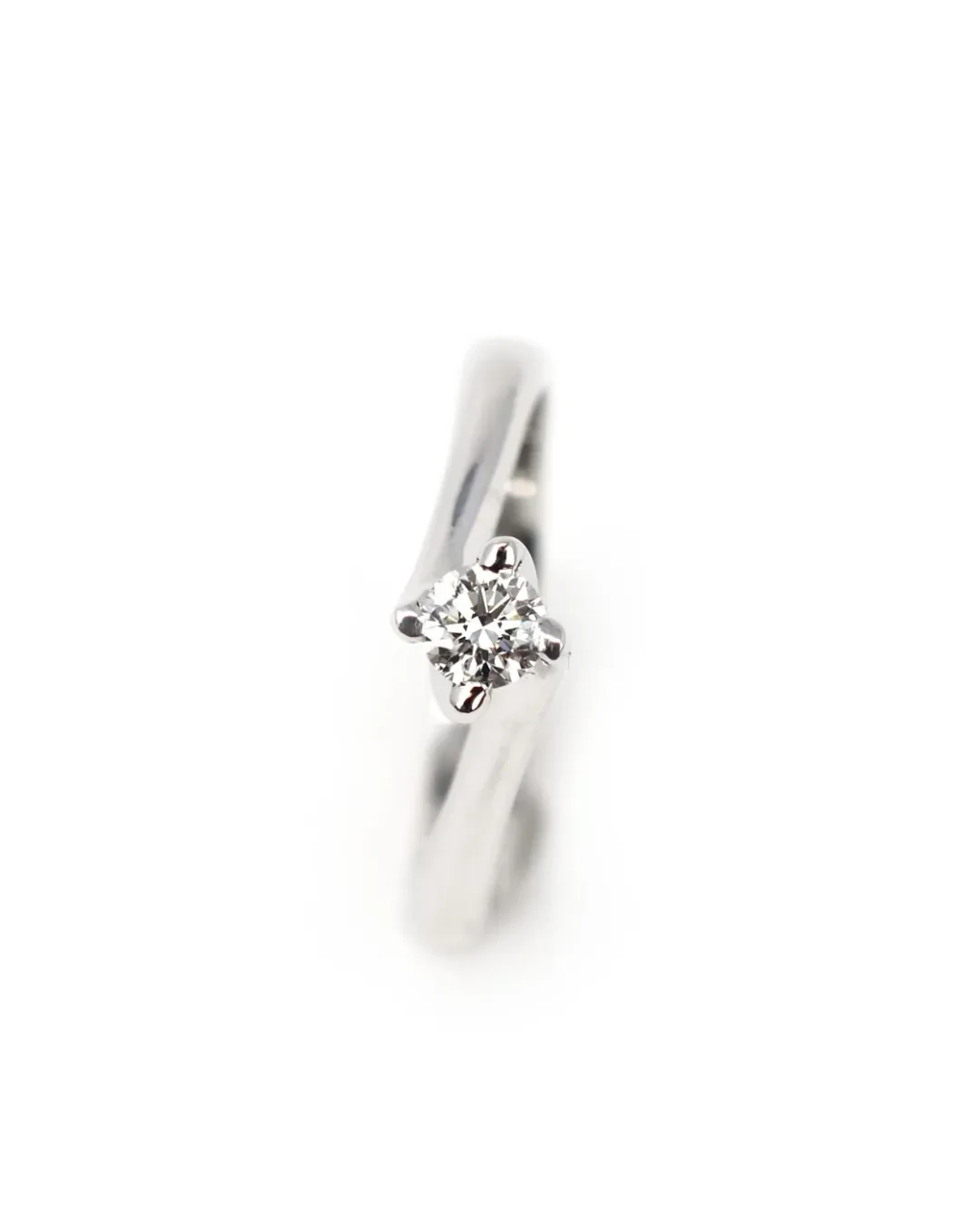Anello solitario brillante da 0,19