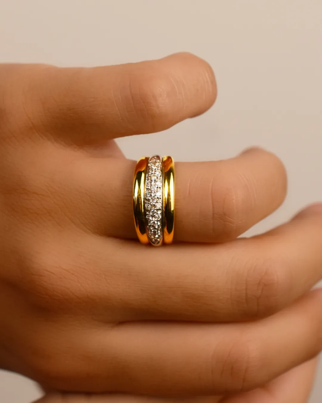 Anello oro giallo e bianco con pavè