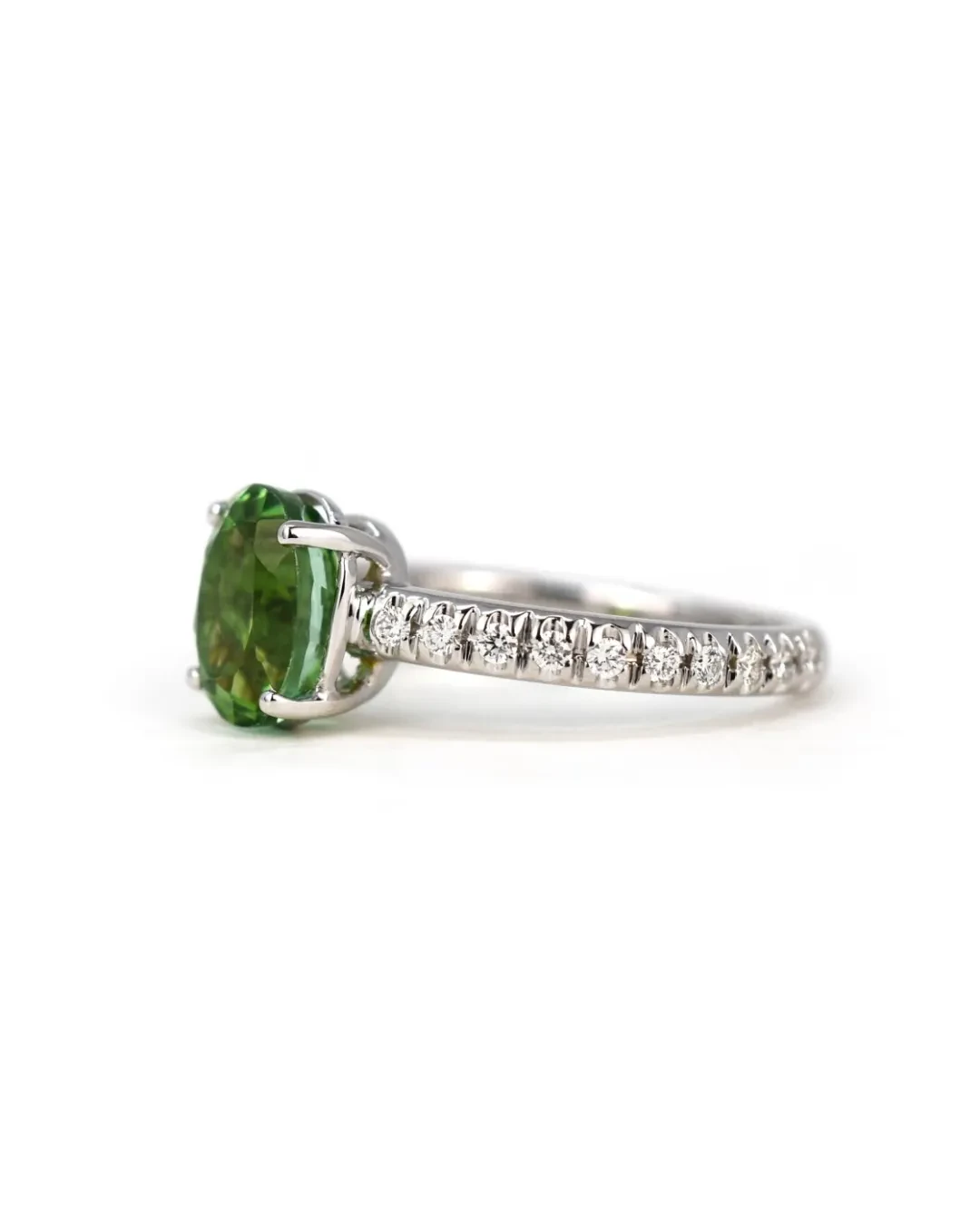 Anello tormalina verde brasiliana 2,41 e brillanti