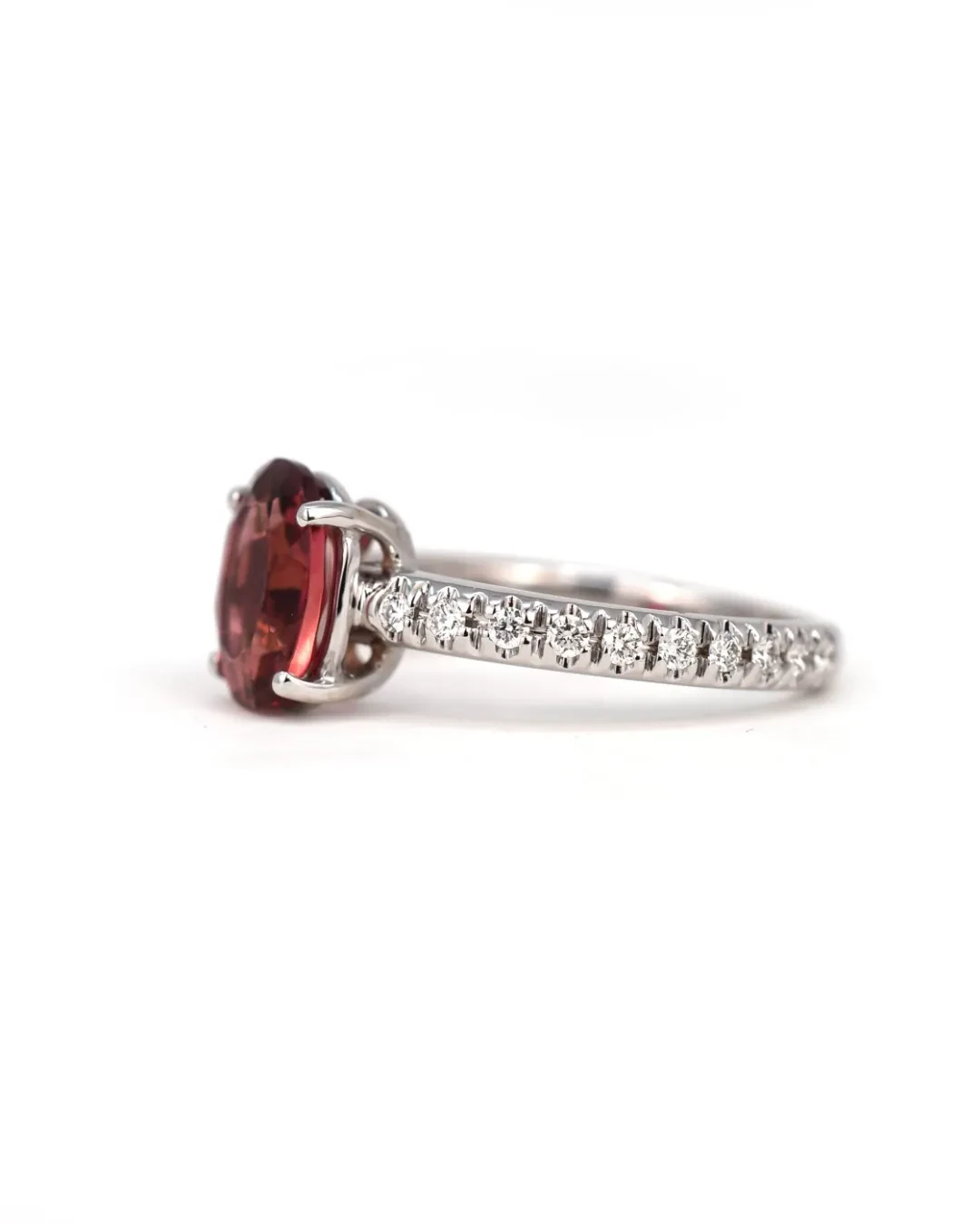 Anello tormalina rosa brasiliana 1,62 ct e brillanti