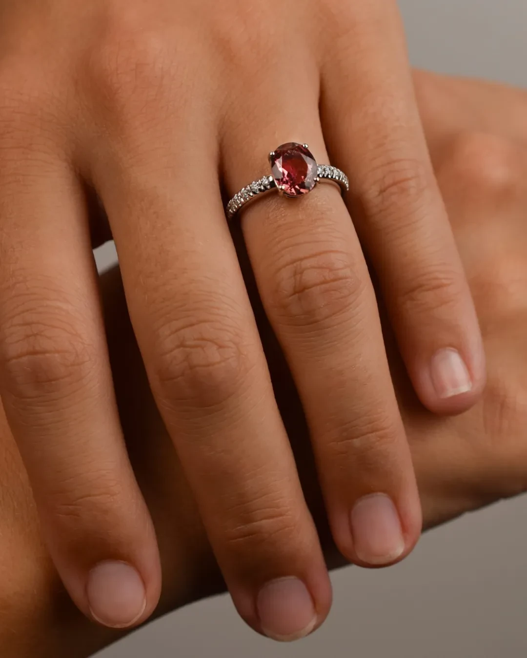 Anello tormalina rosa brasiliana 1,62 ct e brillanti