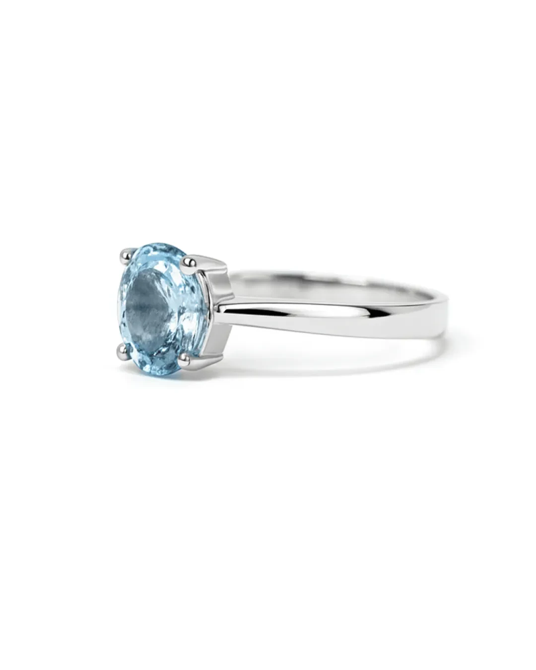 Anello oro bianco con Acquamarina a taglio ovale