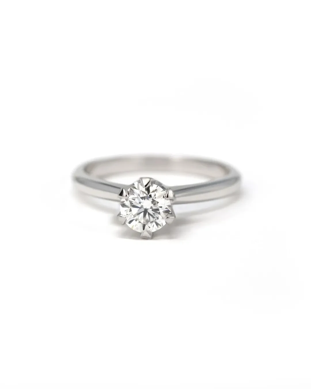 Anello con diamante da laboratorio 0,56 ct.