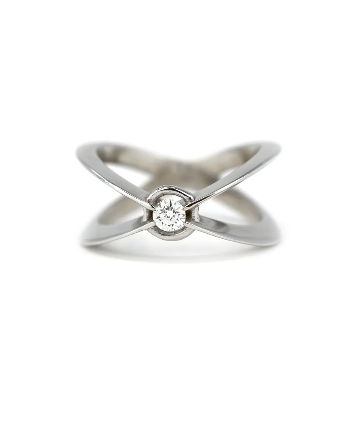 Anello Saturno: solitario fantasia con brillante 0,15 ct
