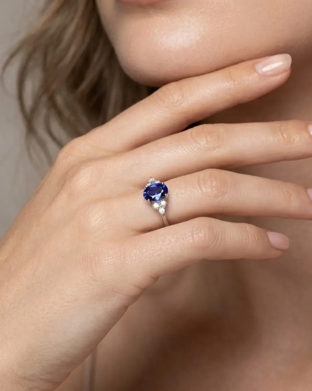Anello tanzanite 0,71ct e brillanti da 0,12ct