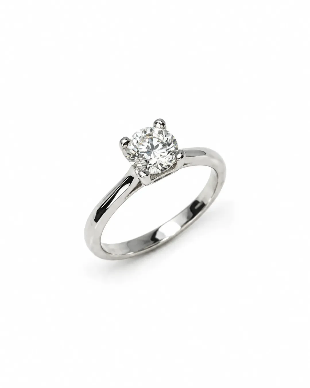 Anello solitario con cuore nella montatura