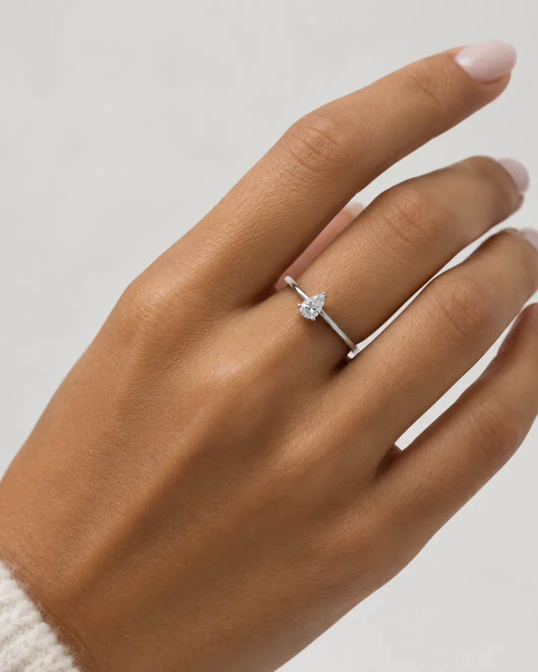 Anello goccia con diamante Lab Grown