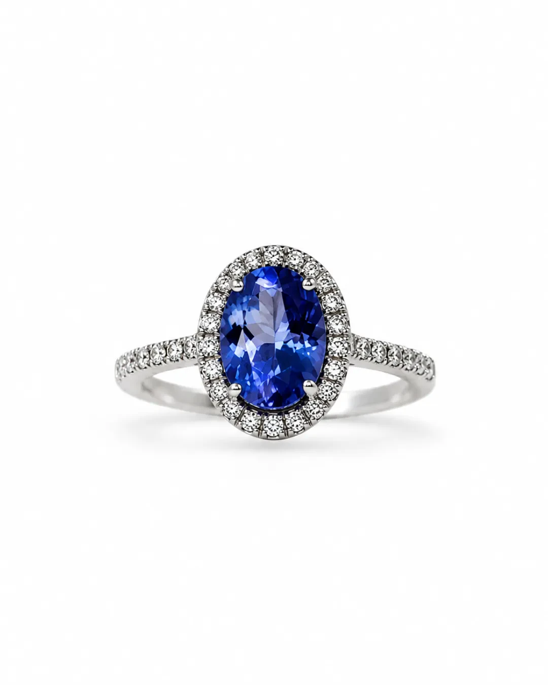 Anello con tanzanite ovale contornata di brillanti