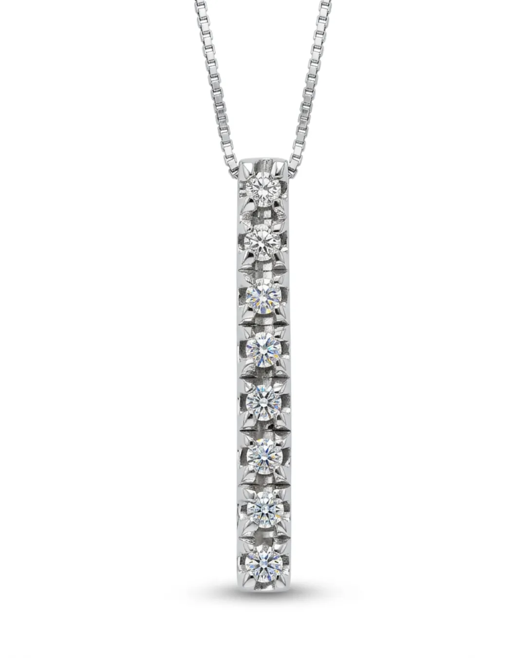 Collana con ciondolo di diamanti